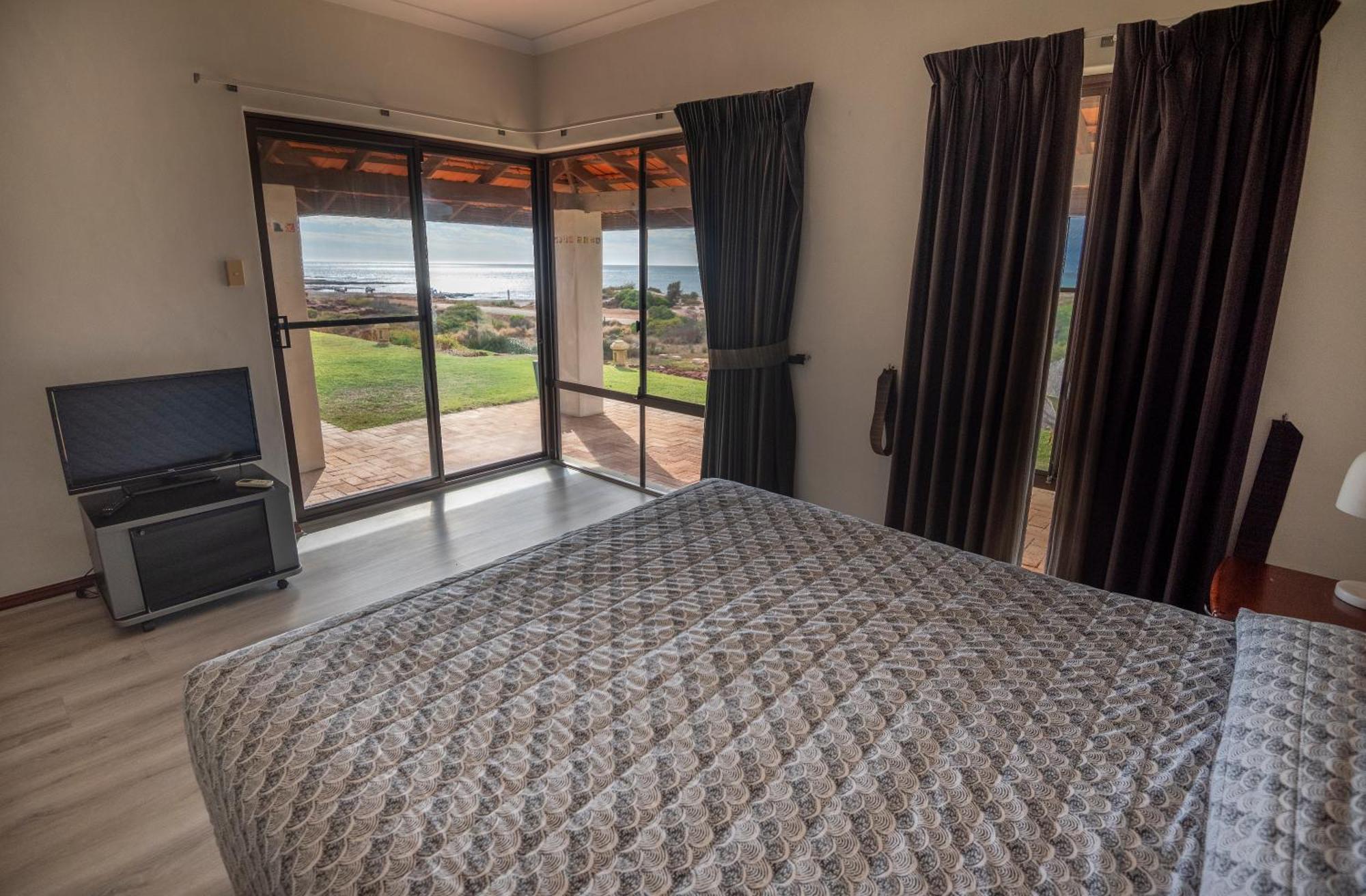 Kalbarri Red Bluff Tourist Park Hotel Exterior photo