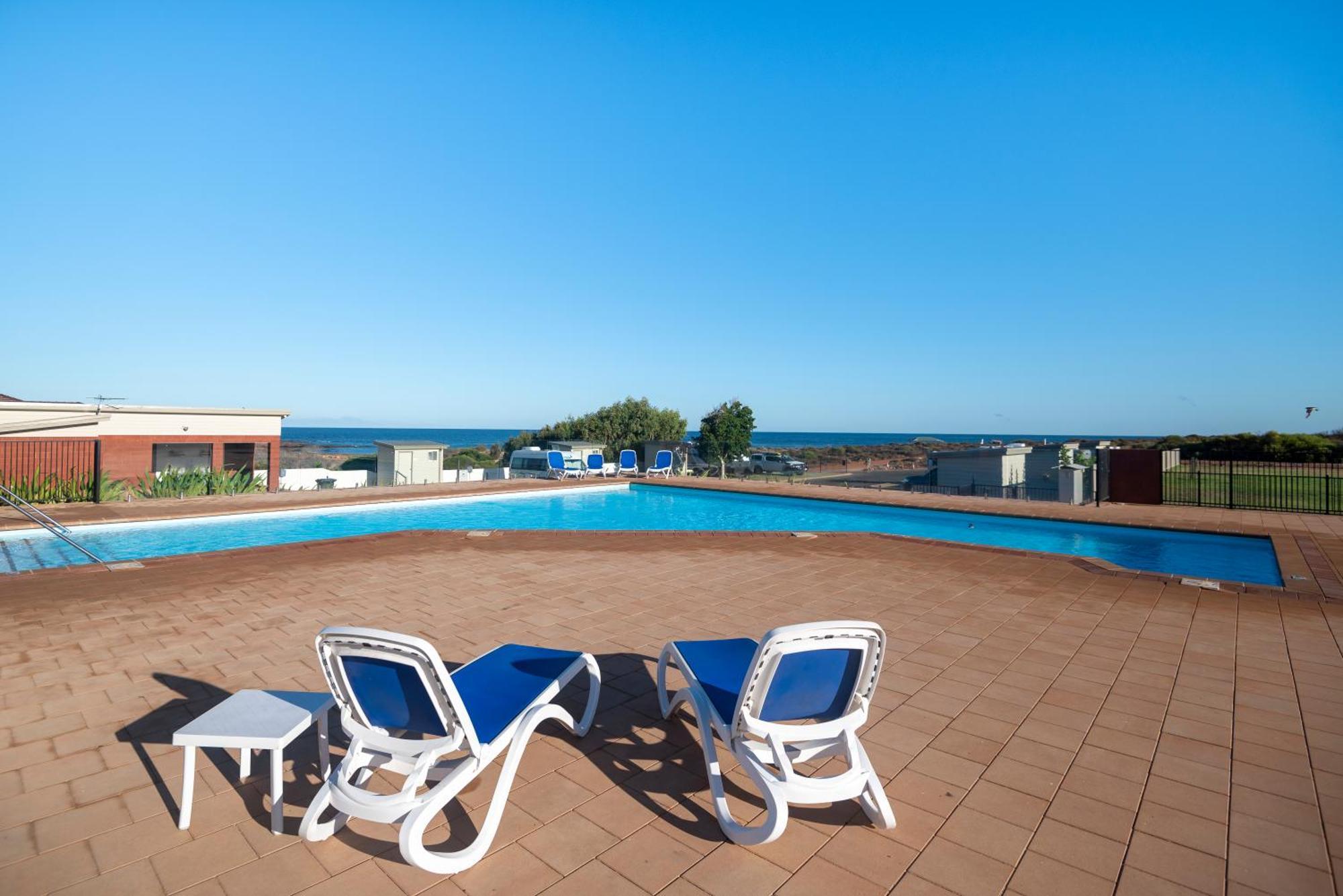 Kalbarri Red Bluff Tourist Park Hotel Exterior photo